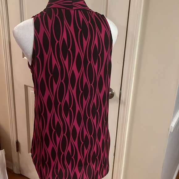 VINCE CAMUTO SLEEVELESS TOP - Picture 4 of 5